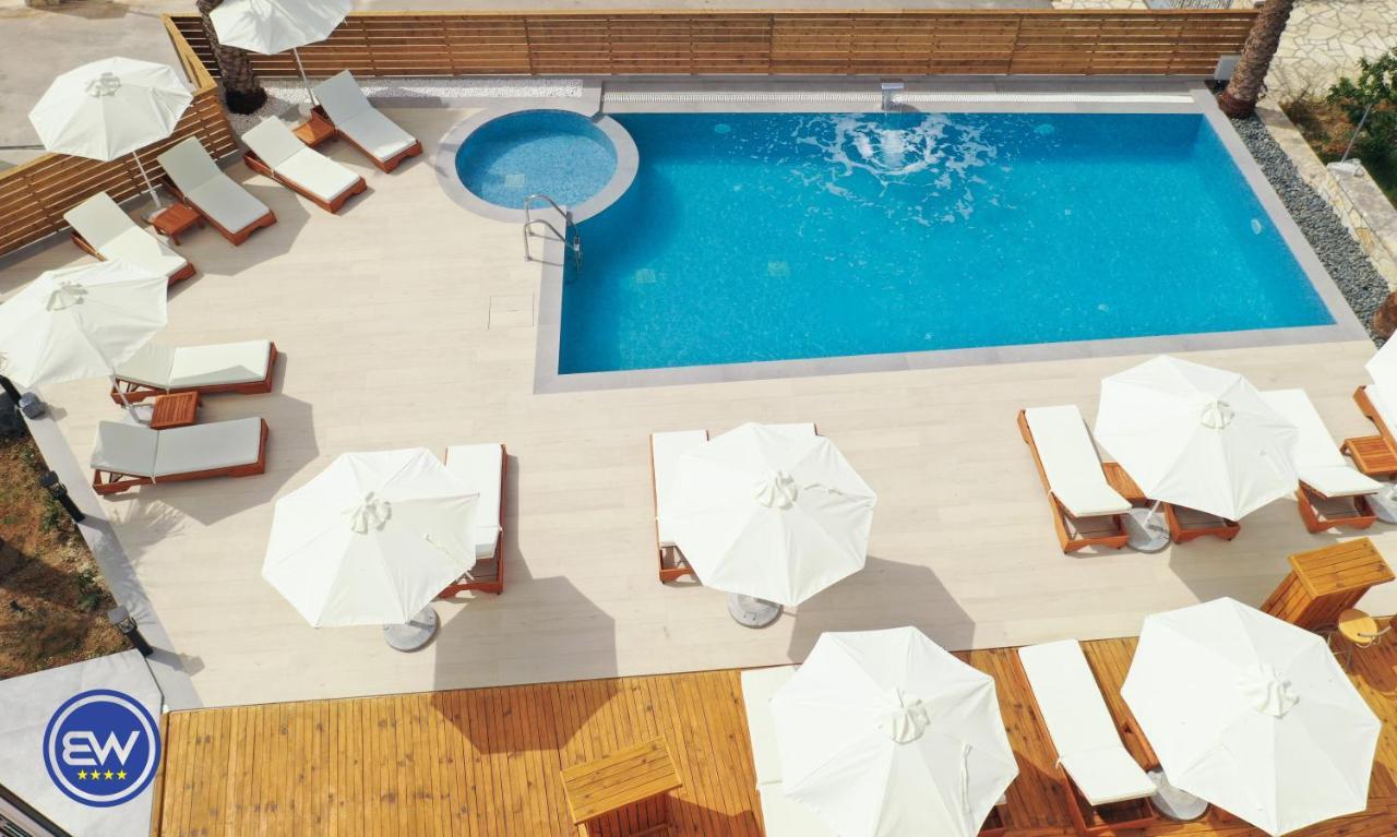 Blue Water Hotel Ksamil Exterior photo